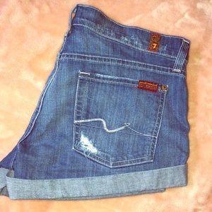 7 for all mankind cuffed denim shorts. Size 28